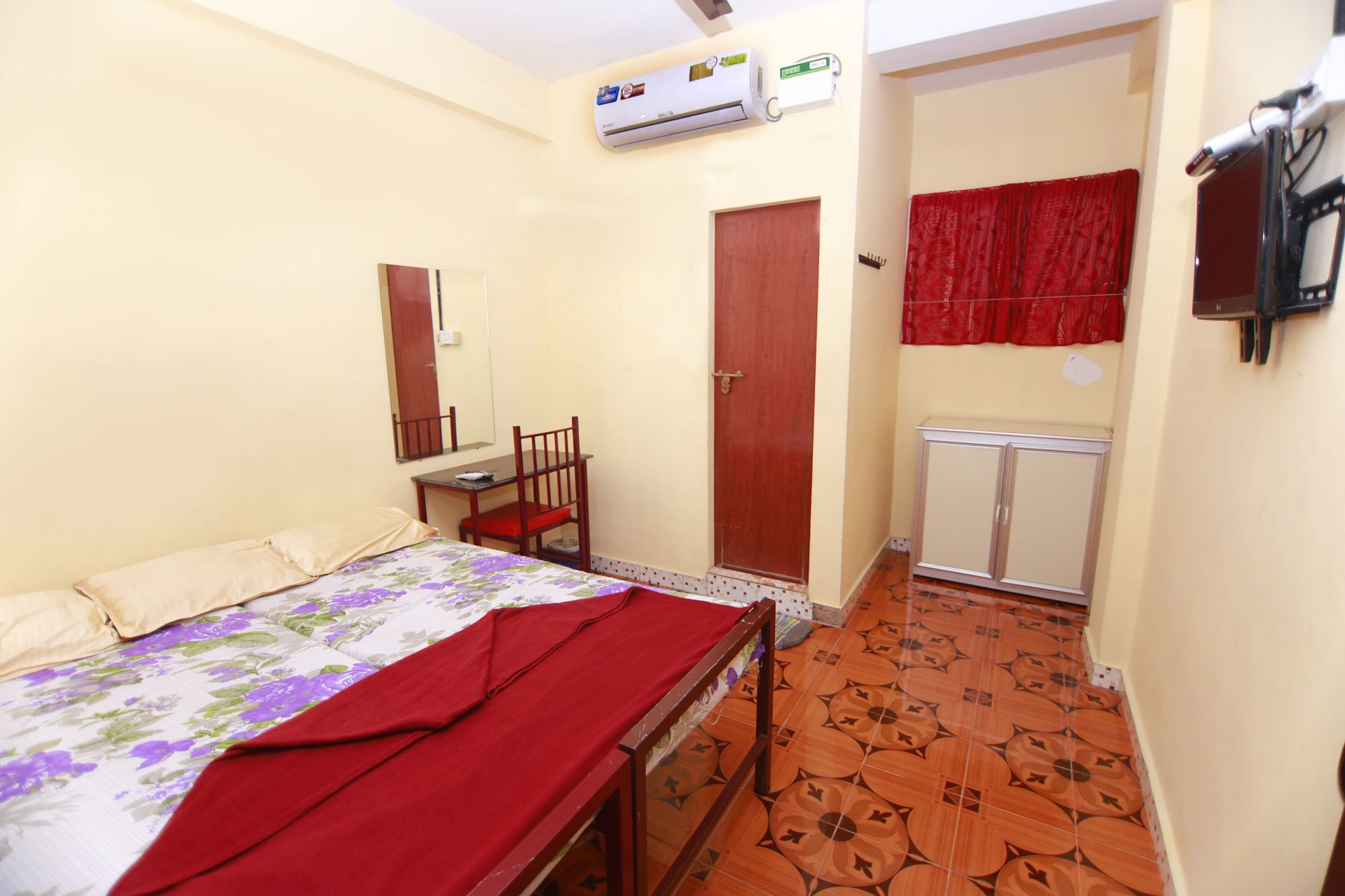 Pleasant Inn Коччи Экстерьер фото